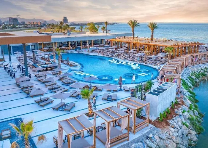 Grand Sapphire Oetueken Yeni Iskele North Cyprus Pensiune Trikomo